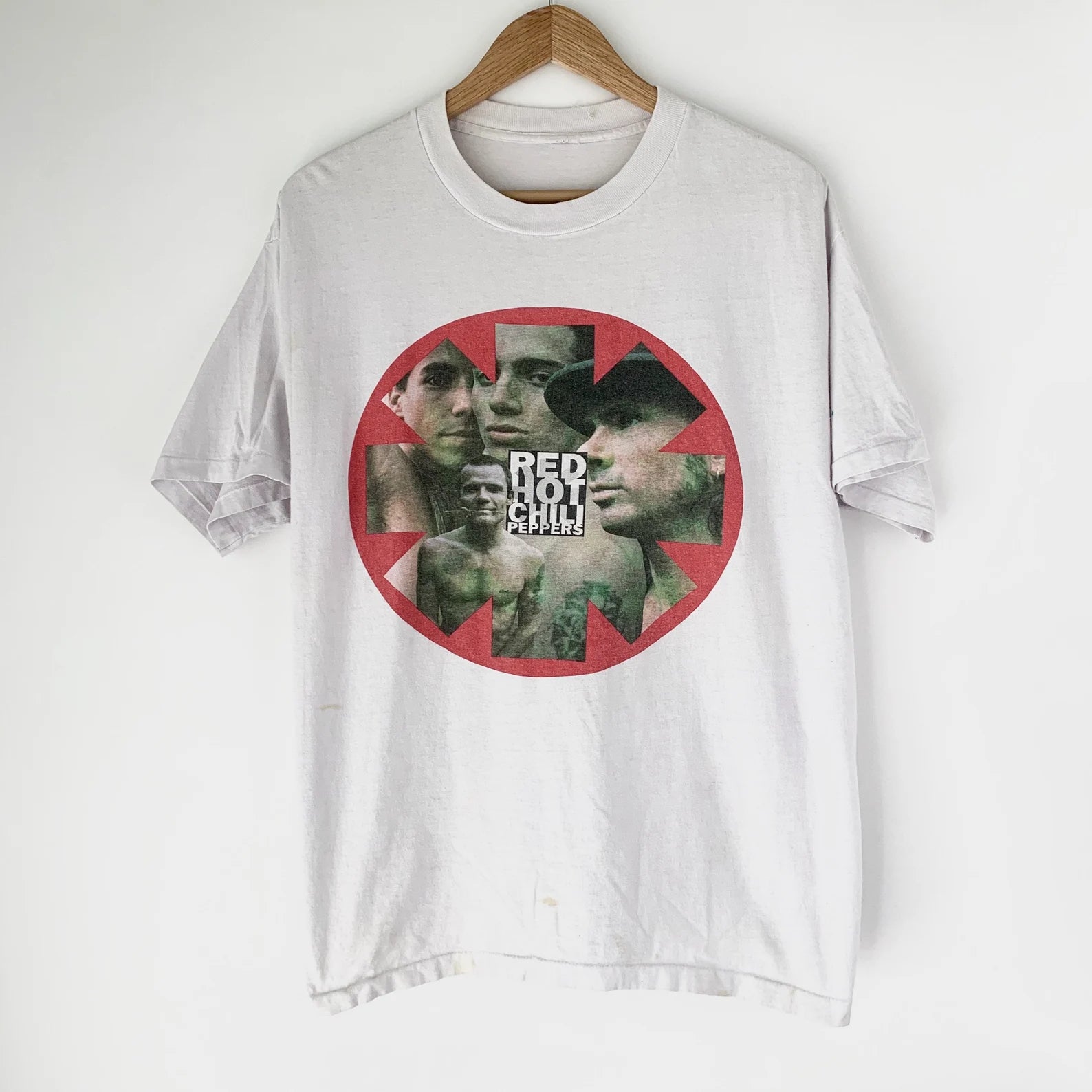 Red hot chili peppers t shirt vintage store