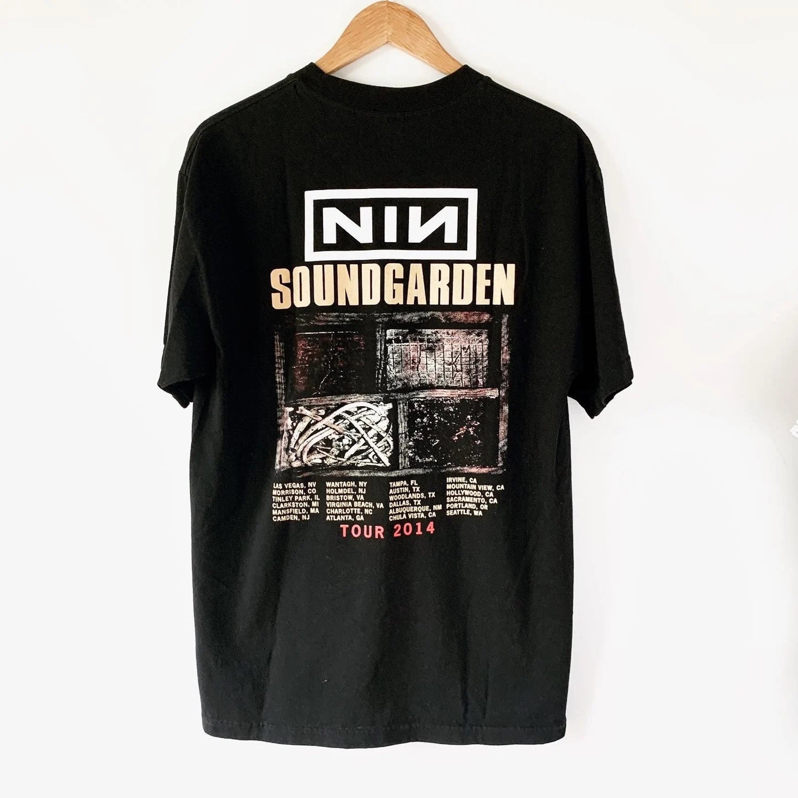 2014 Nine Inch Nails Soundgarden Tour Tee Shirt – Zeros Revival 2014 Nine Inch Nails Soundgarden Tour Tee Shirt – Zeros Revival